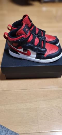 Nike Air Jordan 1 Mid 赤黒　20cmのサムネイル