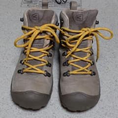 KEEN　トレッキングシューズ　ピレニーズ２３．５㌢のサムネイル