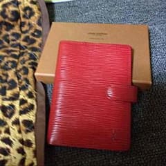 正規品ヴィトンの手帳のサムネイル