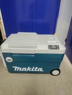 Makita マキタ 充電式保冷温庫 CW180D 20L - メルカリ