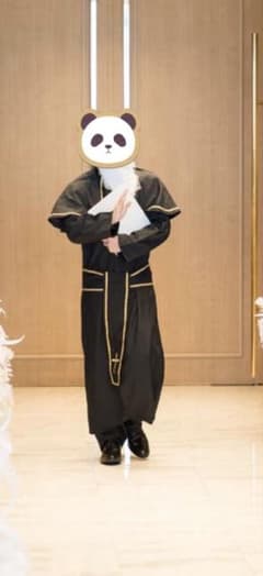 【牧師コスプレ衣装】ゴールドパイピング付き・黒ローブ／結婚式・二次会におすすめのサムネイル