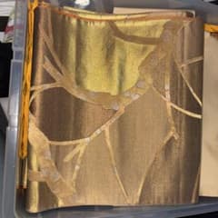 着物　帯　金色の織物のサムネイル