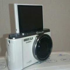 EXILIM EX-ZR1100のサムネイル