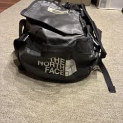 THE NORTH FACE ブラックダッフルバッグのサムネイル