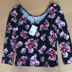 H&M 花柄トップスのサムネイル