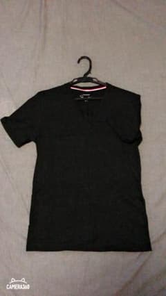 vネックTシャツのサムネイル