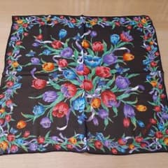 アンジェリー様専用☆レイクアルスター　シルクスカーフ　ブラック　新品 春のサムネイル