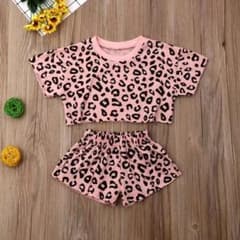 海外子供服　ヒョウ柄セットアップ　ピンク　90cmのサムネイル