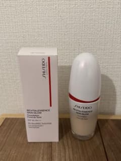 資生堂　SHISEIDO エッセンススキングロウファンデーション140のサムネイル