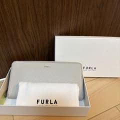 FURLA長財布金欠です - メルカリ