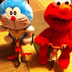 ドラえもんとセサミストリート サイクリング  人形のサムネイル