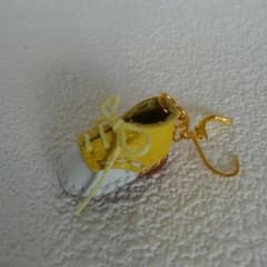 ピアス　ブローチ　キーホルダーなどにのサムネイル