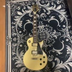ジ*ー様 Epiphone レスポール　7桁シリアル日本製　クリーム色 ジ*ー様 Epiphone レスポール 7桁シリアル日本製 クリーム色 - メルカリ
