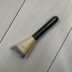 ESTEE LAUDER スカルプティングファンデーションブラシ 未使用のサムネイル