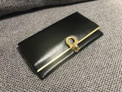 【最終値下げ】フェラガモ　長財布のサムネイル