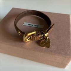 miu miu レザーブレスレット ハートチャームのサムネイル