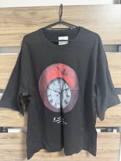 SHAREEF 時計リンゴグラフィック Tシャツ - メルカリ