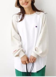 champion  ボリュームスリーブスウェットトップスのサムネイル