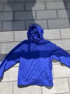 adidasパーカーのサムネイル