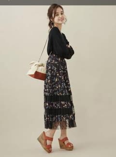 MERCURYDUO 花柄プリーツスカートのサムネイル