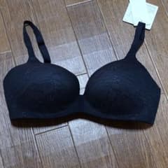 ユニクロ★ワイヤレスレースブラ★XL+★ブラックのサムネイル