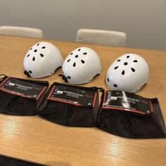AGGRESSIVE HELMET ホワイト Mサイズ 3個セット　バラ売り不可のサムネイル