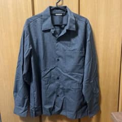 GU ジーユー　グレーシャツのサムネイル