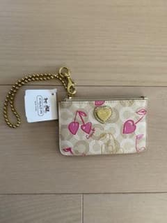 コーチ　パスケース　ハート　さくらんぼ