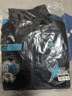 新品 小（M）】Ado よだか（YODAKA） トラックジャケット 缶バッジ付