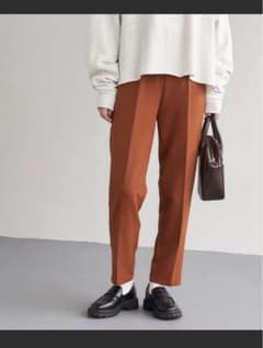値下げします⭐︎センタープレスカラータックテーパードパンツのサムネイル