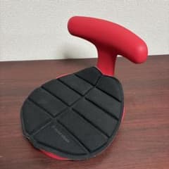 アーユルチェア　クッション付き　ayur chair 赤　座椅子 アーユルチェア クッション付き ayur chair 赤 座椅子 - メルカリ