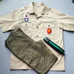ボーイスカウトの制服上下とベルトのサムネイル