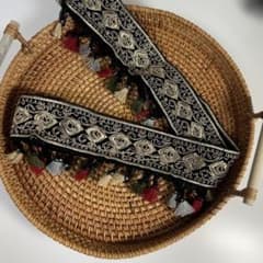 刺繍タッセル付き黒リボン　フリンジ　テープのサムネイル