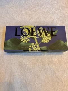 LOEWE ピンクブラウン石鹸 植物デザインのサムネイル
