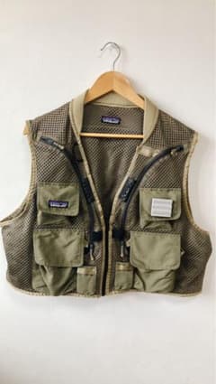 Patagonia フィッシングベスト メッシュ カーキ - メルカリ