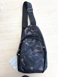 【新品】ボディバッグ メンズ ブラック ワンショルダー　スポーツバッグのサムネイル