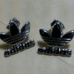 adidas　ピアス(ゴールド)のサムネイル