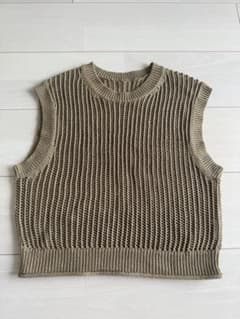 GU ニットベスト ノースリーブ Sサイズのサムネイル