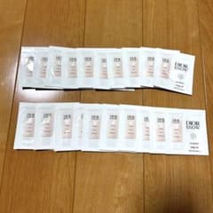 DIOR SNOW トーンアップ日焼け止め乳液のサムネイル