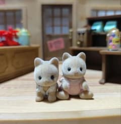 シルバニアファミリー　ふたごのネコの赤ちゃん　アイボリー　アーバンライフ　初期のサムネイル