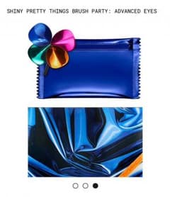 M.A.C 2018年クリスマスコフレ ポーチのサムネイル