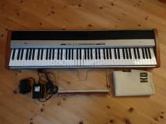 KORG 電子ピアノ SP-300　コルグ　音量難ありのサムネイル
