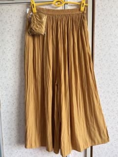 【美品】ユニクロ ワッシャーサテンスカートパンツMのサムネイル