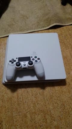 PS4 1TBのサムネイル