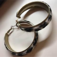 ピアス ヒョウ柄のサムネイル