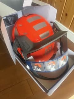ハスクバーナ　ヘルメットのサムネイル