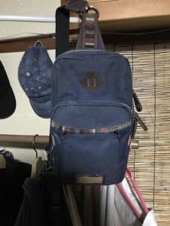 ショルダーバッグ 人気色 美品のサムネイル