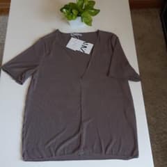 ZARA　Tシャツ　　新品未使用のサムネイル