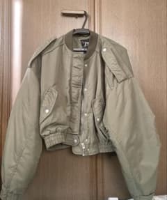 ZARA ブルゾンのサムネイル