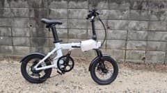 引き取り限定 折りたたみ式電動アシスト自転車 EENOUR C1 ほぼ新品 引き取り限定 折りたたみ式電動アシスト自転車 EENOUR C1 ほぼ新品
